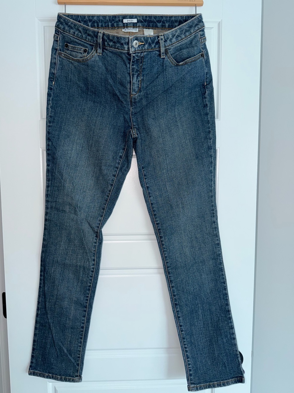 Liz Claiborne Straight-Leg Jeans in Dark Blue Wash